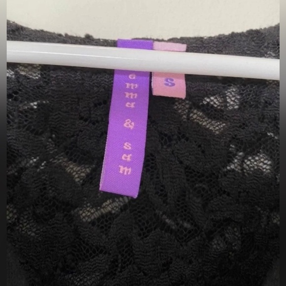 ✨VINTAGE ✨ LF lacey cut out crop top - Picture 3 of 4